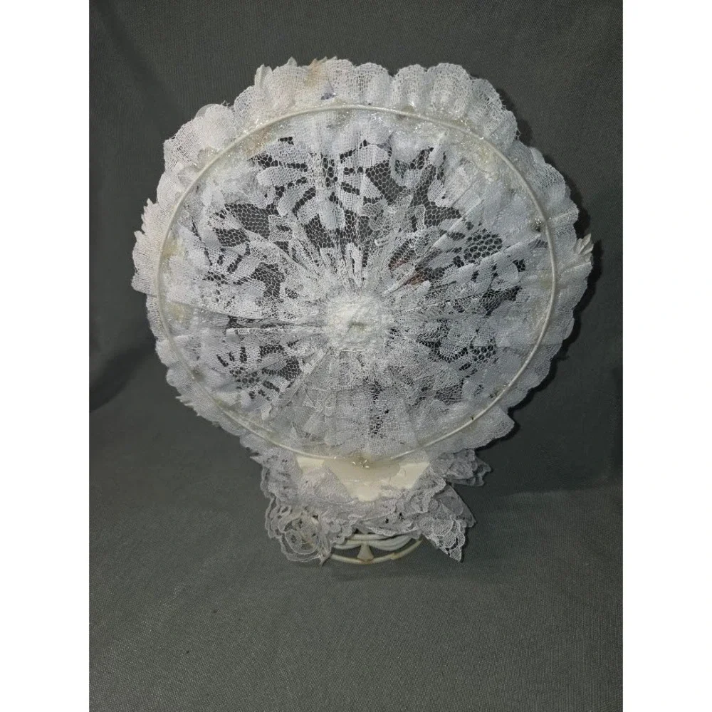 Vintage Coast Novelty Wedding Cake Topper Kissing Bride Groom Lace Arch 9 Inch